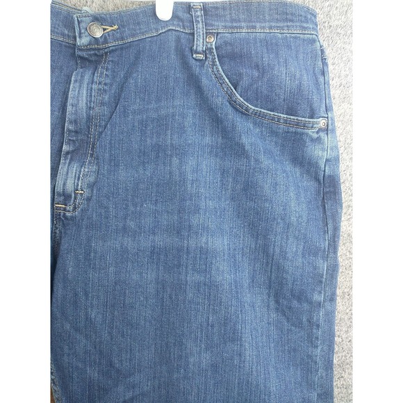 Wrangler Authentics Jeans Mens Pants 42x30 ZM200ST - Picture 2 of 16